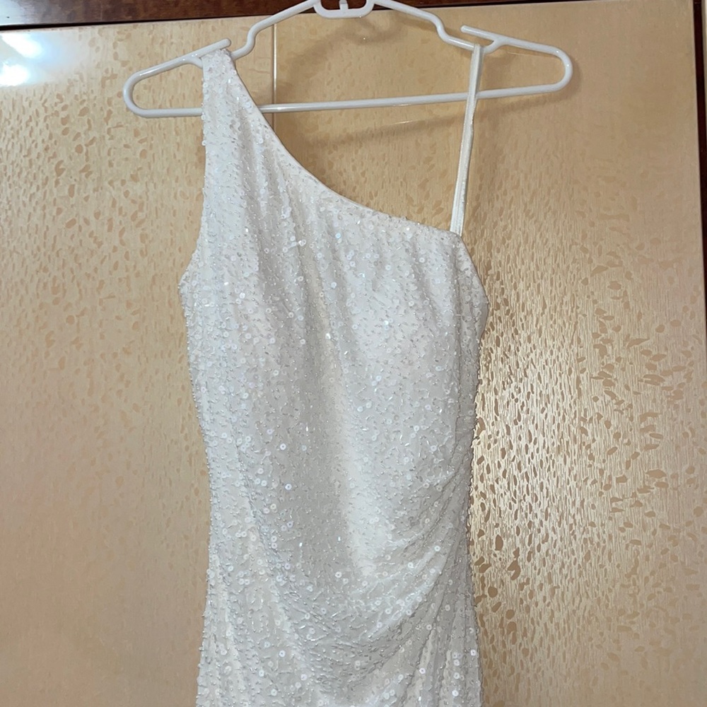 Adrianna Papell White sequence gown One shoulder l prom/engagement party/wedding